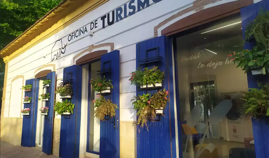 Las asociaciones de empresarios del Valle de Lecrín y del Parque de Aracena, Premios Andalucía de Turismo 2024 