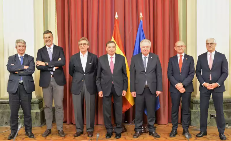 LA FEV renueva el conveni de colabaración en el Ministerio de Agricultura