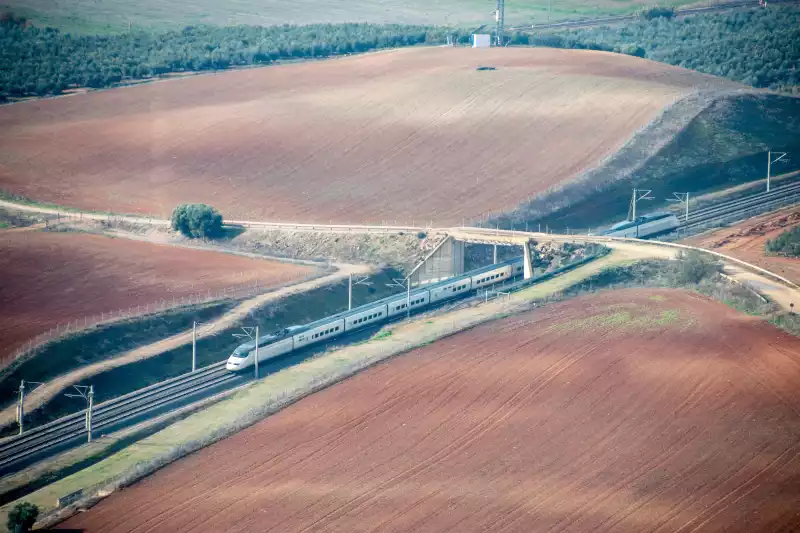 Europa aprueba 110 millones de euros para red ferroviaria Madrid Sevilla