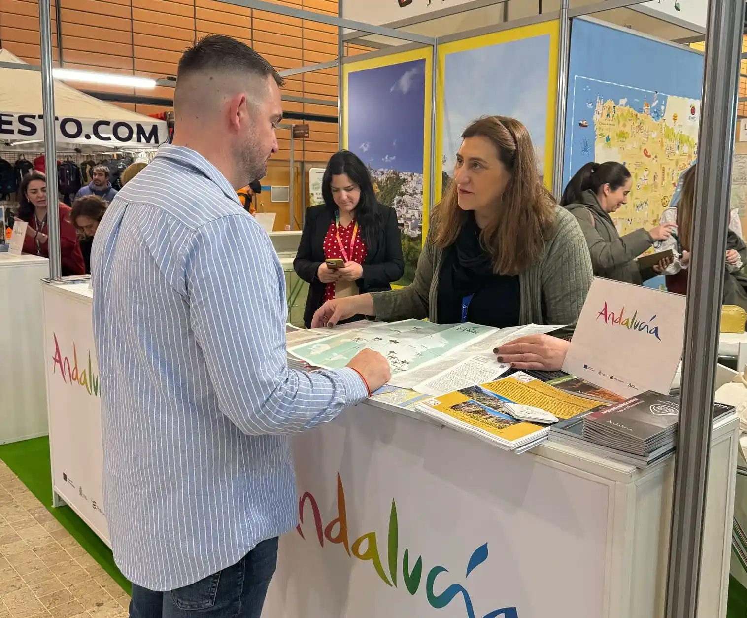 La Diputación participa en la Feria Internacional de Turismo ‘Salón du randonneur Lyon 2025’
