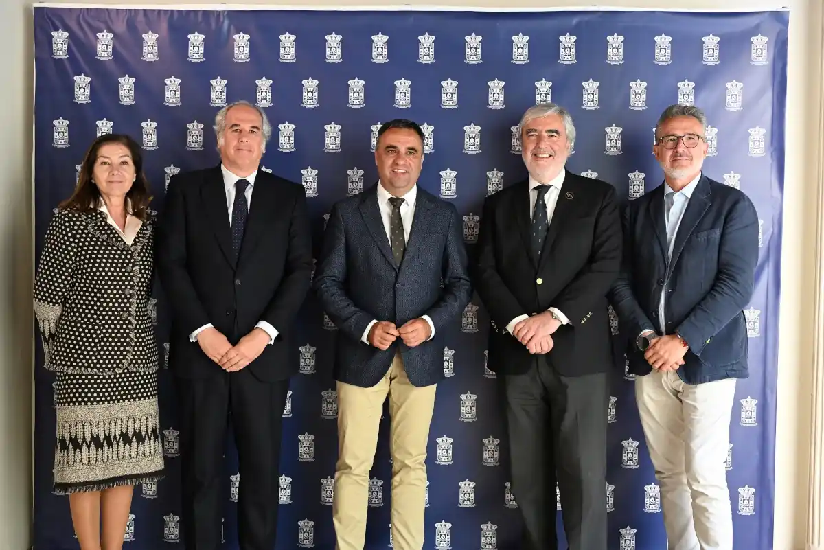 ‘Sabor Granada’ y la Real Academia de Gastronomía impulsan una alianza estratégica para promover la excelencia gastronómica de la provincia